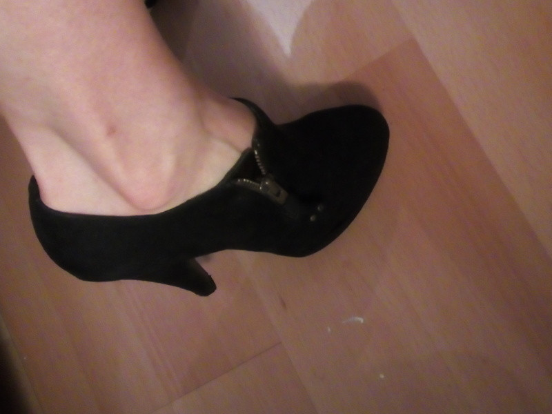 chaussure à talon de couleur noir 1