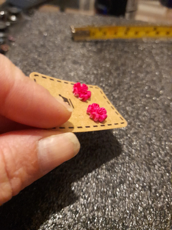 Boucle d oreille fleur  fushia neuve 4