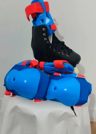 Patins à roulettes Oxelo + protections taille 35, marke: Oxelo, zustand: Neu, größe: 35, 22,00 €, 23,80 € inklusive Vinted-Käuferschutz