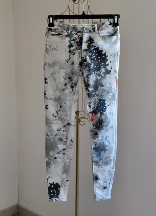 Pantalon effet tâches Zara taille 34, marca: Zara, estado: Muy bueno, tamaño: XS / 34 / 6, 12,00 €, 13,30 € Protección al comprador Pro incluida