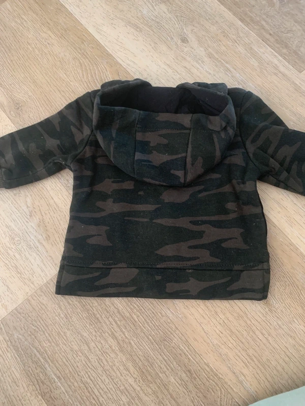 Gilet camouflage vert – Primark – 3-6 mois (68 cm) - photo numéro 2