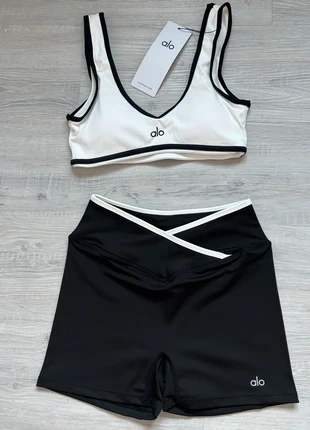 Alo Yoga set Top + shorts Taglia S Nuovo #aloset #setaloyoga #aloyogaset, état: Neuf sans étiquette, taille: S / 36 / 8, 72,00 €, 76,30 € Protection acheteurs incluse