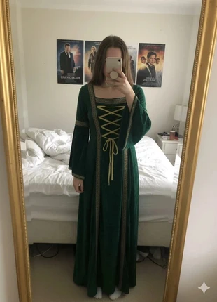Robe Longue Médiévale Velours Verte – Bohème / Romantique / Cosplay / Élégante, marke: Maison Dareléa, zustand: Sehr gut, größe: M / 38 / 10, 69,99 €, 74,19 € beinhaltet Vinted-Käuferschutz Pro