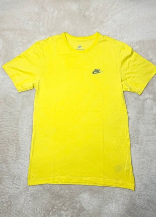 T-shirt Nike jaune - S, brand: Nike, condizioni: Ottime, taglia: S, €8.00, €9.10 include la Protezione acquisti