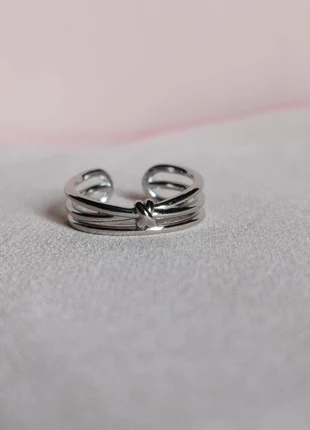 Bague en argent anneau triple avec noeud, staat: Heel goed, maat: Aanpasbaar, € 15,00, € 16,45 inclusief Kopersbescherming Pro