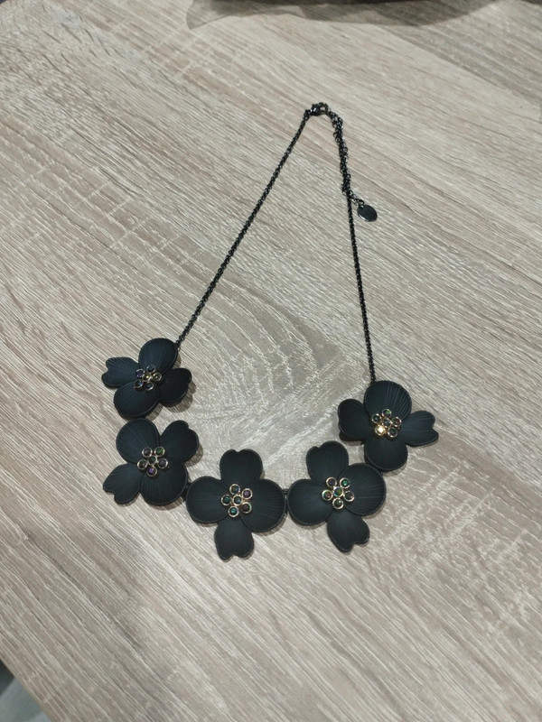 Collier fleur 1