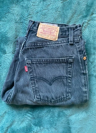 Jean Levi’s 901, brand: Levi's, condizioni: Buone, taglia: S / IT 40 / EU 36, €30.00, €32.20 include la Protezione acquisti