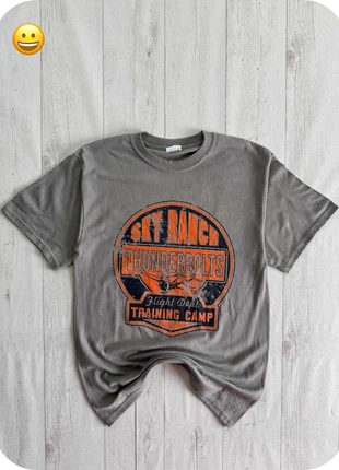 T-shirt gris Sky Ranch Thunderbolts avec logo orange teeshirts imprimés fruit of the loom, merk: Fruit of the Loom, staat: Heel goed, maat: S, € 9,00, € 10,15 inclusief Kopersbescherming