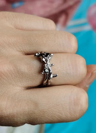 Des anneaux qui ont de l'allure, staat: Heel goed, maat: 50.6 mm / 16.1 mm Ø, € 9,20, € 10,36 inclusief Kopersbescherming