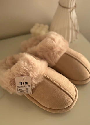 Pantoufles neufs avec étiquette, condition: New with tags, size: 37, €10.00, €11.20 includes Buyer Protection