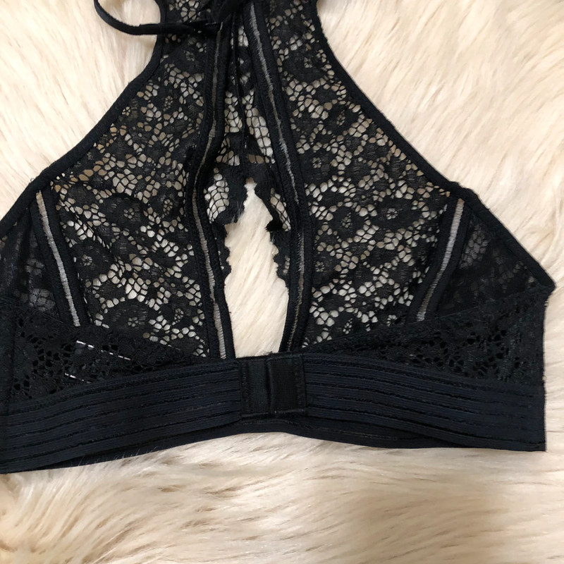  Victoria 's Secret very sexy Lace Keyhold High-neck