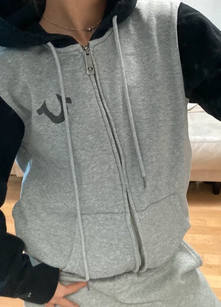 True Religion Zipper, marque: True Religion, état: Bon état, taille: M, 25,00 €, 26,95 € Protection acheteurs incluse