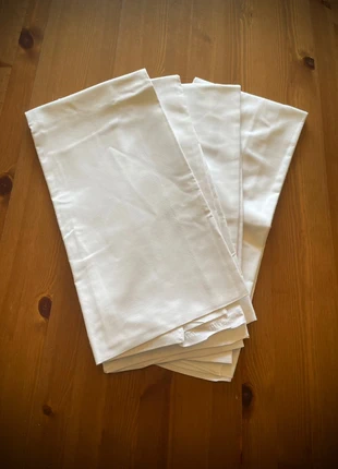 Lot de 4 taies d’oreiller blanches, brand: Vintage Dressing, condition: Very good, size: 50 x 70 cm, €6.00, €7.00 includes Buyer Protection Pro