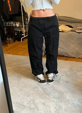 Black balloon pants, merk: Stradivarius, staat: Nieuw zonder prijskaartje, maat: S, € 14,00, € 15,40 inclusief Kopersbescherming