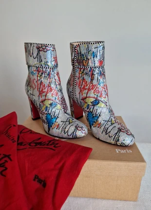 Christian Louboutin mt36 limited edition graffiti, marca: Christian Louboutin, estado: Muito bom, tamanho: 36, €395.00, €415.45 inclui Proteção do Comprador