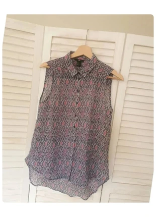 Chemisier transparent sans manche motifs colorés violet rose bleu H&M taille 36, marque: H&M, état: Très bon état, taille: S / 36 / 8, 4,00 €, 4,90 € Protection acheteurs incluse