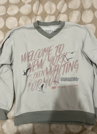 pull taylor swift, marque: Taylor Swift, état: Très bon état, taille: L / 40 / 12, 32,00 €, 34,30 € Protection acheteurs incluse