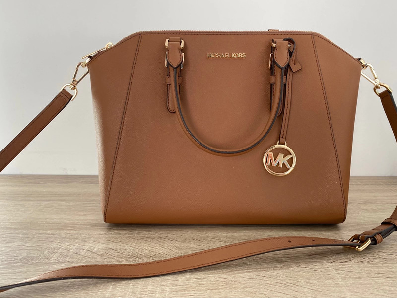 Michael kors handtas cognac Vinted