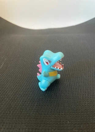 Figurine Kaiminus Totodile Pokémon Nintendo 5cm WCT 2019 brillant, marque: Pokémon, état: Bon état, taille: Taille unique, 4,00 €, 4,90 € Protection acheteurs (Pro) incluse