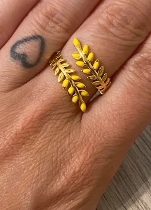 Bague ajustable doré feuille de laurier torsadée acier inoxydable, marke: Tendance, zustand: Sehr gut, größe: Größenverstellbar, 8,00 €, 9,10 € beinhaltet Vinted-Käuferschutz Pro