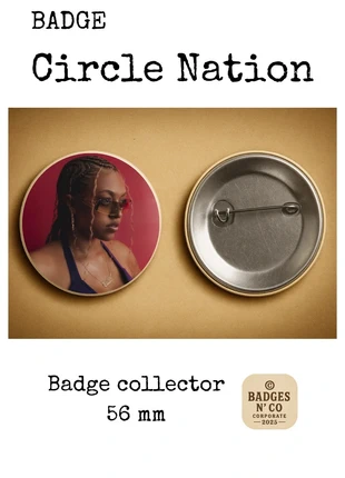 Mahalia – badge 56 mm : La soul moderne gravée dans la douceur et la force, condition: Very good, €5.00, €5.95 includes Buyer Protection