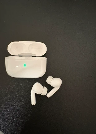 cuffie bluetooth, brand: Bianco, condizioni: Nuovo senza cartellino, €15.00, €16.45 include la Protezione acquisti