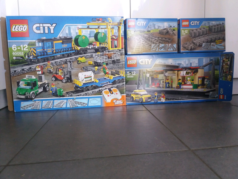 LEGO City 60052 pas cher, Le train de marchandises