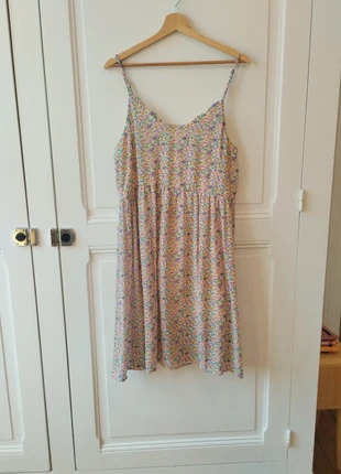 Robe fleurie Suzzy & Milly, marque: Suzzy & Milly, état: Très bon état, taille: L / 40 / 12, 8,00 €, 9,10 € Protection acheteurs incluse