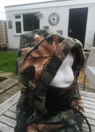 Green leaf balaclava fleece shoulder and head cover, brand: Camoman, condition: New with tags, size: One size, £9.99, £11.19 includes Buyer Protection