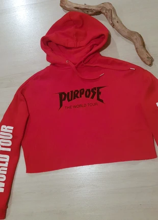 Sweat shirt rouge Purpose The World Tour Justin Bieber , marke: H&M, zustand: Neu, größe: S / 36 / 8, 18,00 €, 19,60 € inklusive Vinted-Käuferschutz