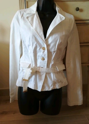 Veste blanche marque Armani jeans, merk: Armani, staat: Heel goed, maat: M / 38 / 10, € 33,00, € 35,35 inclusief Kopersbescherming