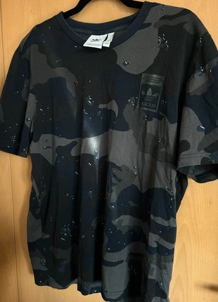Adidas Camouflage tshirt, marque: adidas, état: Très bon état, taille: XL, 9,00 €, 10,15 € Protection acheteurs incluse
