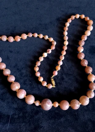 Beau long ancien collier vintage en perle de bakélite de différents diamétres, marque: Vintage Chic, état: Très bon état, 14,00 €, 15,40 € Protection acheteurs (Pro) incluse