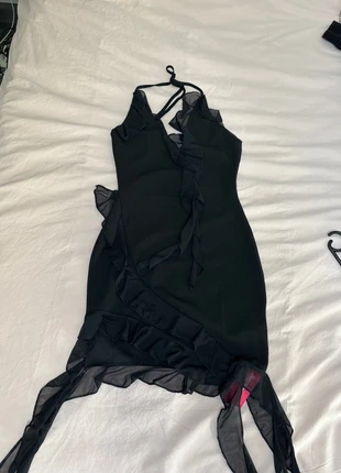 robe noir shein volant, marke: Shein, zustand: Neu, mit Etikett, größe: XS / 34 / 6, 4,00 €, 4,90 € inklusive Vinted-Käuferschutz