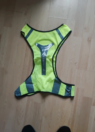 Gilet lumineux pour running vélo et cetera, marque: Lumineux, état: Neuf avec étiquette, 15,00 €, 16,45 € Protection acheteurs incluse