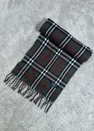 Écharpe Burberry London - longueur 145 cm, marque: Burberry, état: Très bon état, 29,99 €, 32,19 € Protection acheteurs incluse