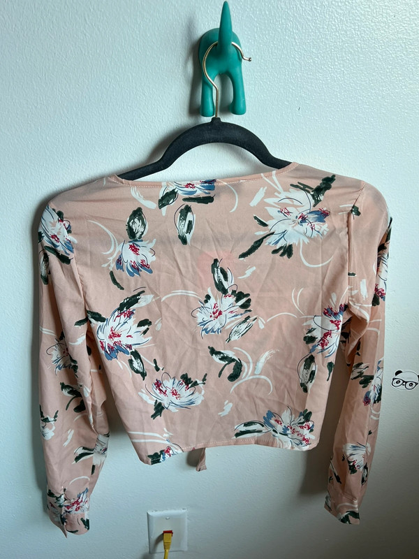 Pink floral crop top with ties 5