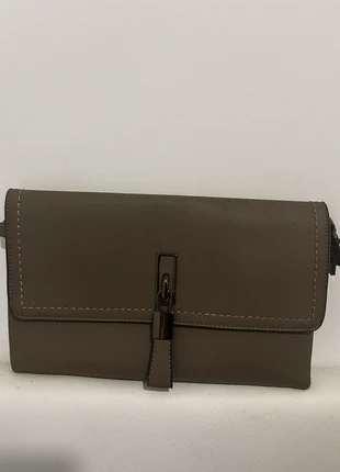 beige/brown purse., marca: Local, estado: Novo sem etiquetas, €7.00, €8.05 inclui Proteção do Comprador