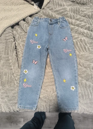 Pantalon vaquero shein talla 7 años, brand: Shein, condizioni: Buone, taglia: 7 anni / 122 cm, €2.00, €2.80 include la Protezione acquisti