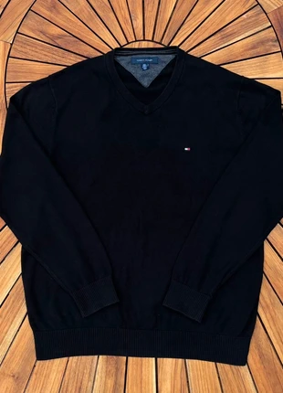 Pull Tommy Hilfiger Col V Noir taille S, marke: Tommy Hilfiger, zustand: Sehr gut, größe: S, 13,80 €, 15,19 € inklusive Vinted-Käuferschutz