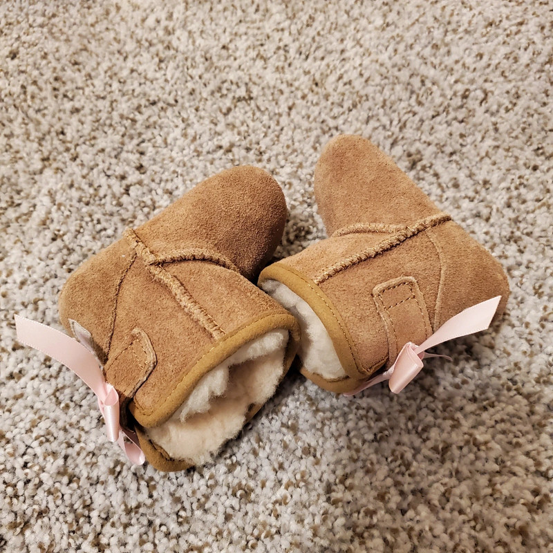 Ugg boots size 0/1c 3