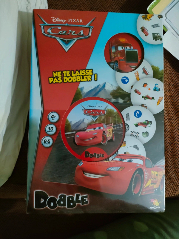 Jeu de société. Dobble Disney Cars. Neuf