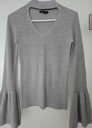 Pull gris décolleté en V taille S, marque: Jennyfer, état: Très bon état, taille: S / 36 / 8, 2,00 €, 2,80 € Protection acheteurs incluse