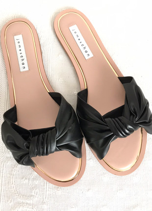 Mules plates cuir noir 39,5 James Chan neuves noeud bow, marke: james chan, zustand: Neu, größe: 39.5, 15,00 €, 16,45 € inklusive Vinted-Käuferschutz