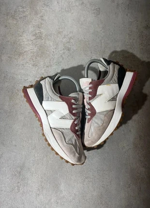 Chaussures New Balance 327 multicolores grise blanche rouge bordeau taille 36,5, marke: New Balance, zustand: Gut, größe: 36.5, 35,00 €, 37,45 € inklusive Vinted-Käuferschutz
