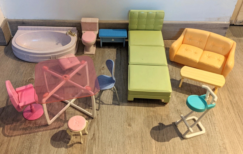 meubles mobilier barbie canapé fauteuil lit tables chaises