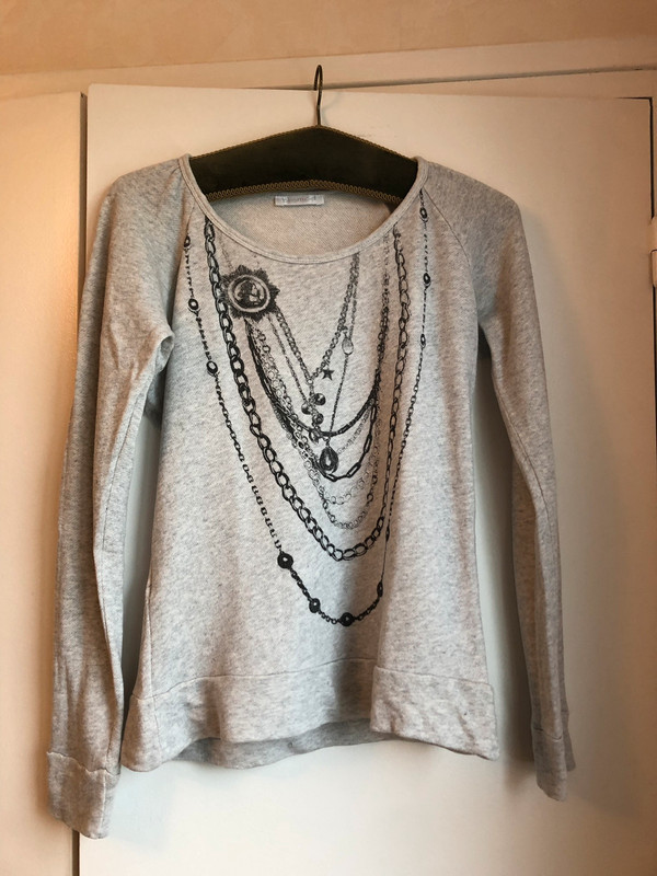 Sweat shirt gris imprim collier Sur sautoirs promod Vinted