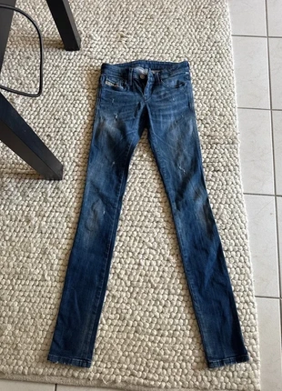 Jean skinny diesel taille xs, marque: Diesel, état: Très bon état, taille: XS / 34 / 6, 12,00 €, 13,30 € Protection acheteurs incluse