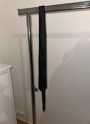 Cravate noire rayures, marque: OWK, état: Très bon état, 2,00 €, 2,80 € Protection acheteurs incluse