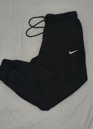 Jogging Nike noir Solo swooch / taille M / tres bon état !, marque: Nike, état: Très bon état, taille: M, 18,99 €, 20,64 € Protection acheteurs incluse